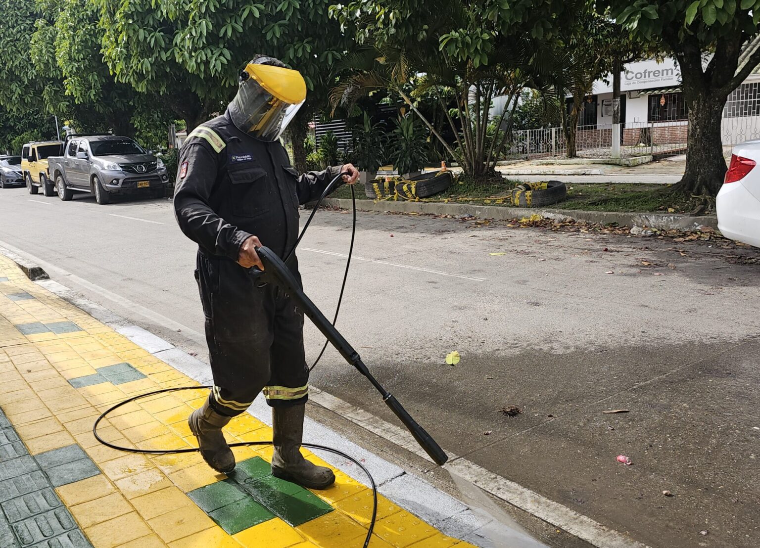 Empresa de mantenimiento en Villavicencio con servicios de zonas verdes, fontanería, aire acondicionado, techos, pisos y fumigación. Atención para empresas, hoteles e instituciones.